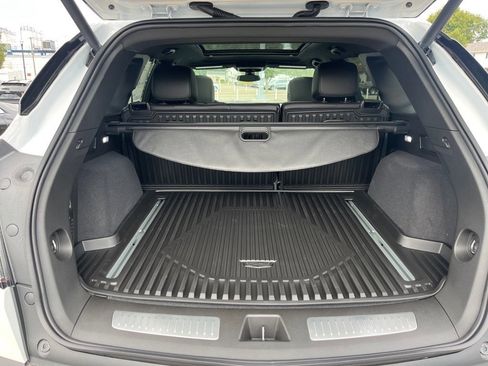 New 2025 Cadillac XT5 Sportv w/ LPO, Floor Liner Package image 9