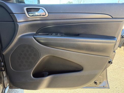 Used 2016 Jeep Grand Cherokee Laredo w/ Quick Order Package 23E image 24