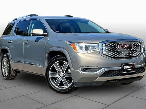 Used 2019 GMC Acadia Denali image 3