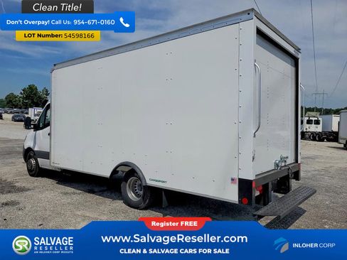 Used 2024 Mercedes-Benz Sprinter 4500 image 3