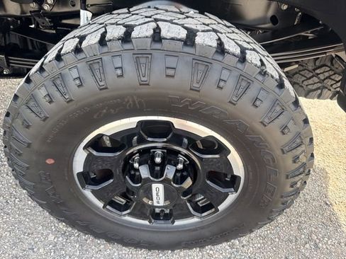 Used 2025 Ford F250 Platinum w/ Tremor Off-Road Package image 47