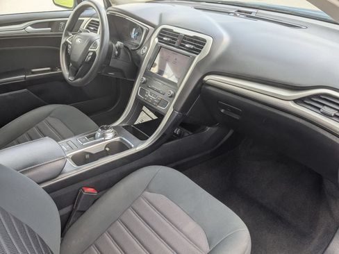 Used 2020 Ford Fusion SE FWD image 38