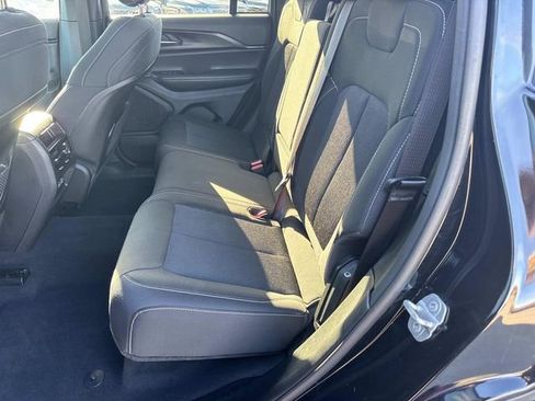 Used 2024 Jeep Grand Cherokee Laredo X w/ Luxury Tech Group I image 17