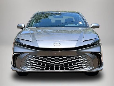 Used 2025 Toyota Camry XSE FWD image 3