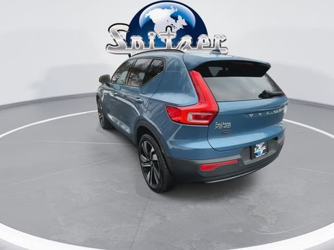 Used 2023 Volvo XC40 B5 Plus w/ Climate Package image 8