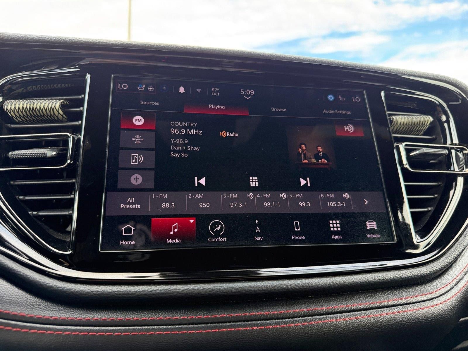Used 2025 Dodge Durango GT AWD/4WD image 19
