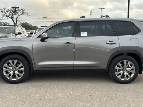 New 2026 Toyota Grand Highlander Limited image 4