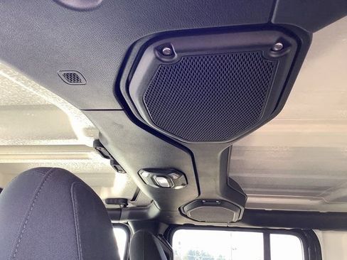 Used 2018 Jeep Wrangler Unlimited Sport S image 26