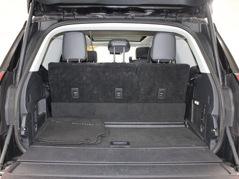 Used 2025 Ford Expedition Platinum image 17