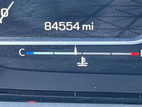 Used 2022 GMC Yukon XL Denali image 31