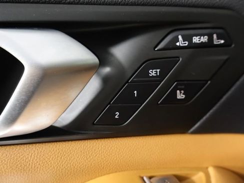 Used 2021 BMW X7 xDrive40i w/ Cold Weather Package image 26