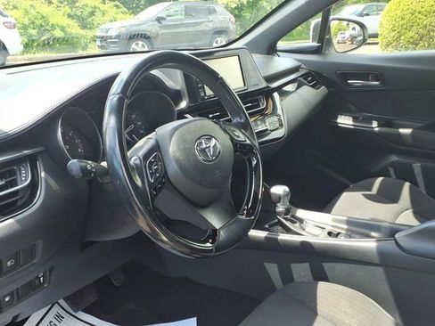 Used 2018 Toyota C-HR XLE FWD image 22