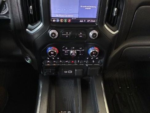 Used 2019 GMC Sierra 1500 AT4 w/ Off Road Performance Package image 25