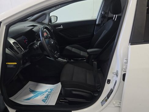 Used 2017 Kia Forte LX FWD image 7
