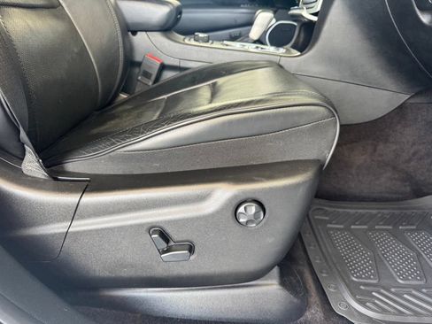 Used 2016 Jeep Grand Cherokee High Altitude AWD/4WD image 19
