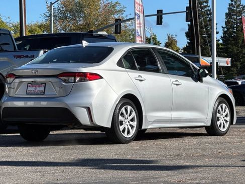 Certified 2025 Toyota Corolla LE FWD image 3
