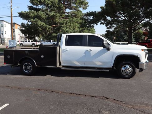 Used 2022 Chevrolet Silverado 3500 LT AWD/4WD image 3