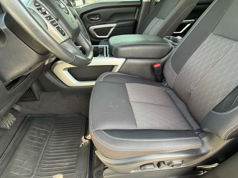 Used 2021 Nissan Titan SV w/ SV Convenience Package image 14