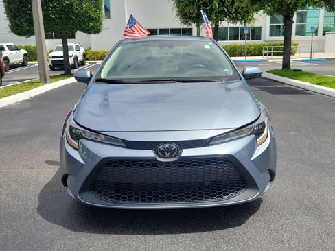 Used 2022 Toyota Corolla LE FWD image 4