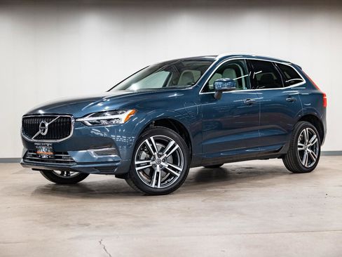 Used 2019 Volvo XC60 T8 Momentum w/ Advanced Package AWD/4WD image 17