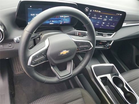 Certified 2025 Chevrolet Equinox LT image 17