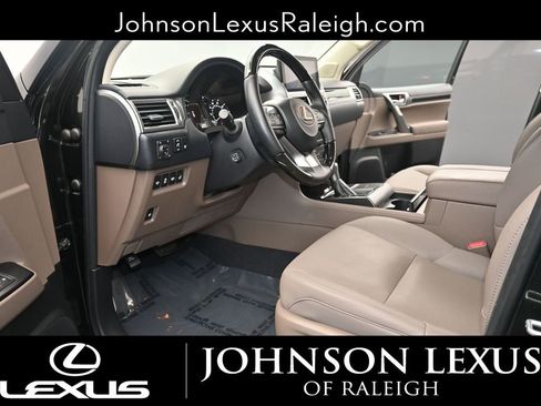 Used 2023 Lexus GX 460 Premium w/ Premium Package AWD/4WD image 13