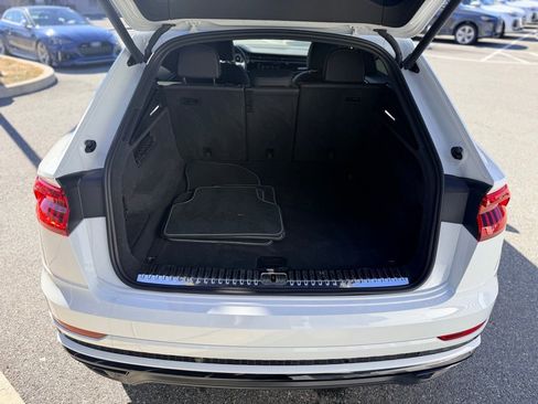Used 2021 Audi Q8 Premium Plus w/ Premium Plus Package image 17
