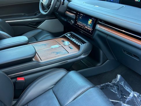 Used 2025 Lincoln Navigator L Black Label image 17