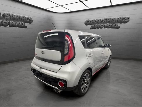 Used 2018 Kia Soul ! w/ Tech Package FWD image 5