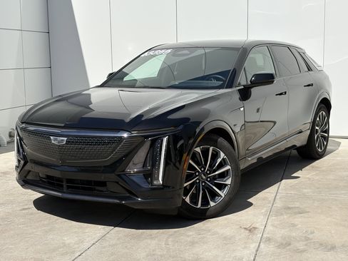 Used 2024 Cadillac Lyriq Sport w/ LPO, Floor Liner Package AWD/4WD image 2