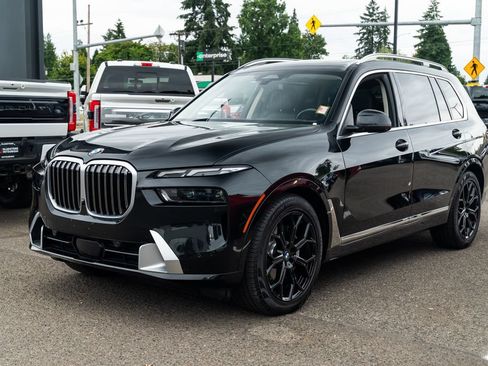 Used 2023 BMW X7 xDrive40i AWD/4WD image 3
