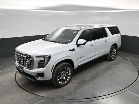 New 2026 GMC Yukon XL Denali w/ Denali Reserve Package AWD/4WD image 26