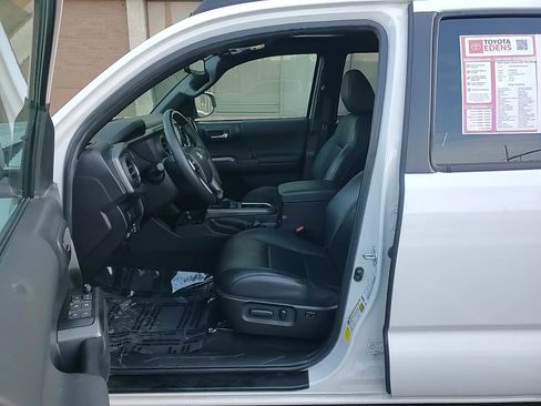 Certified 2023 Toyota Tacoma TRD Off-Road image 11