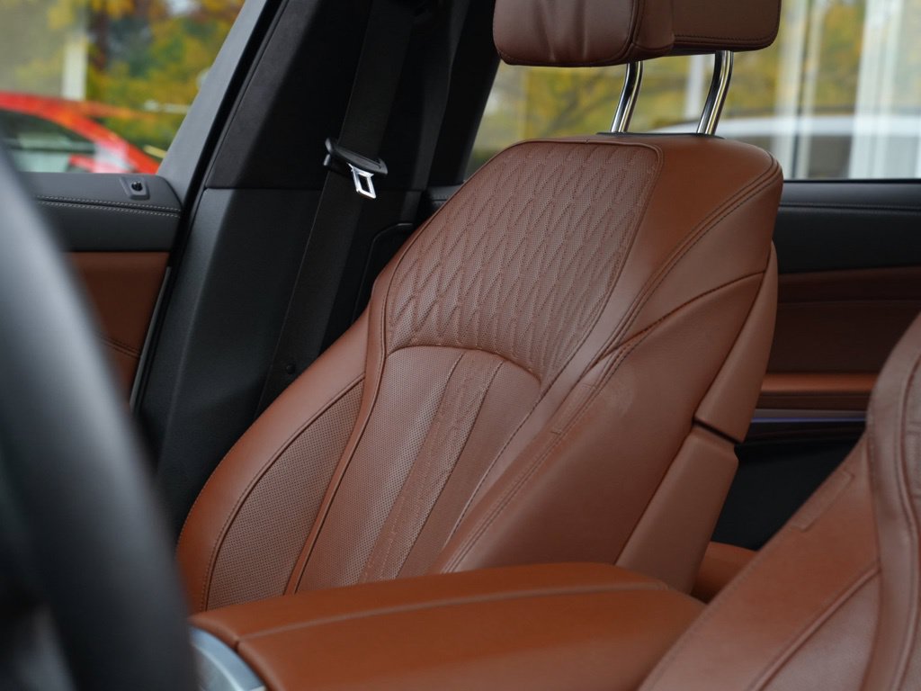 Used 2025 BMW X7 M60i w/ Executive Package AWD/4WD image 33