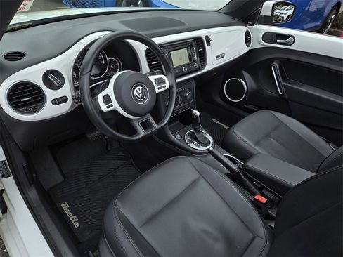 Used 2013 Volkswagen Beetle 2.5 image 11