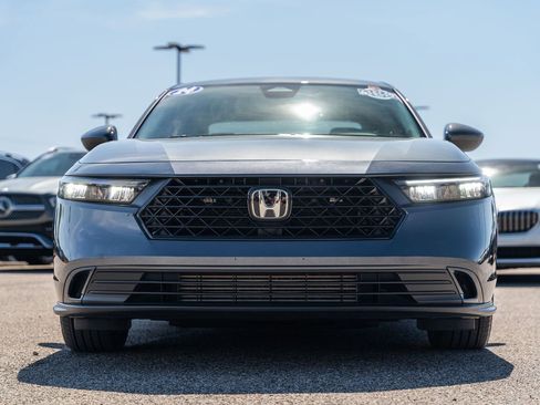 Used 2024 Honda Accord EX image 2