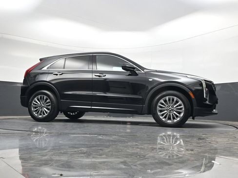 Used 2024 Cadillac XT4 Premium Luxury FWD image 39