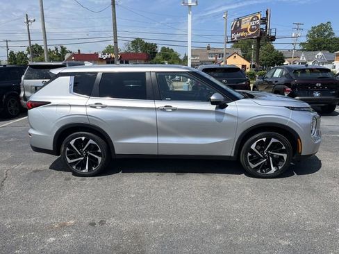 Used 2023 Mitsubishi Outlander SE FWD image 11