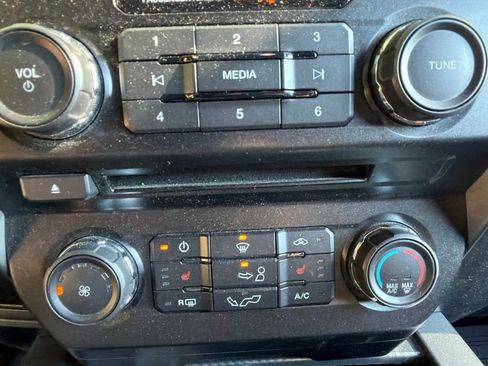 Used 2018 Ford F150 XLT w/ Equipment Group 302A Luxury AWD/4WD image 24