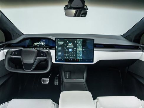 Used 2022 Tesla Model X Plaid image 24