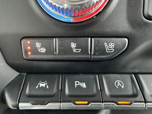 Used 2019 GMC Sierra 1500 SLT AWD/4WD image 38