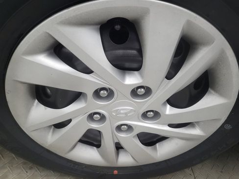 Used 2020 Hyundai Elantra SE w/ Cargo Package (C1) FWD image 31