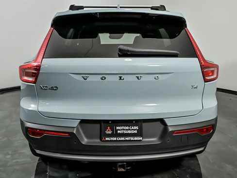 Used 2019 Volvo XC40 T4 Momentum FWD image 8
