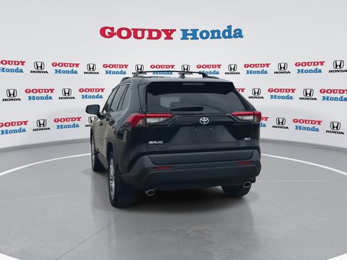 Used 2022 Toyota RAV4 XLE Premium FWD image 7