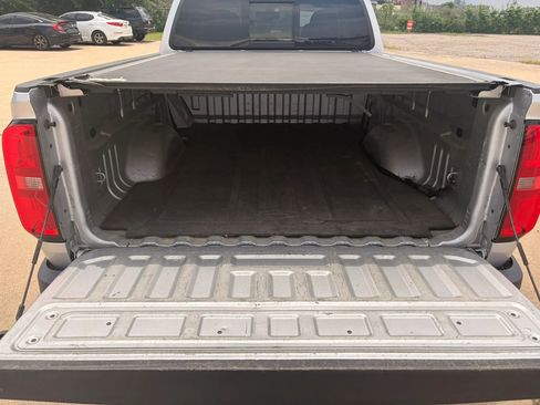 Used 2019 Chevrolet Colorado Z71 AWD/4WD image 7