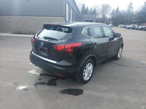 Used 2017 Nissan Rogue Sport S w/ S Appearance Package image 5