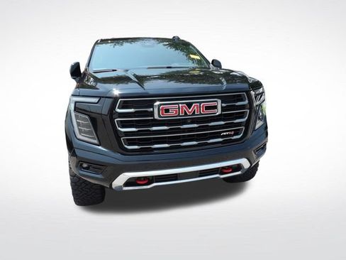 Used 2025 GMC Yukon XL AT4 w/ AT4 Premium Plus Package AWD/4WD image 3