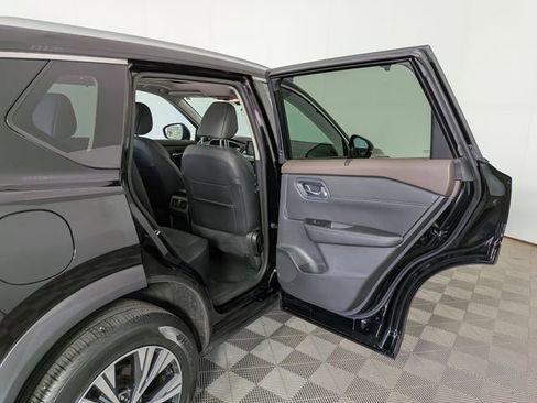 Used 2023 Nissan Rogue SV w/ SV Premium Package AWD/4WD image 33