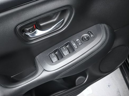 Used 2023 Honda HR-V LX image 16
