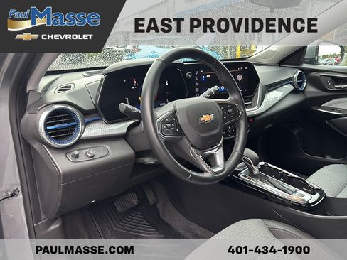 Certified 2024 Chevrolet Trax LT w/ LT Convenience Package FWD image 15